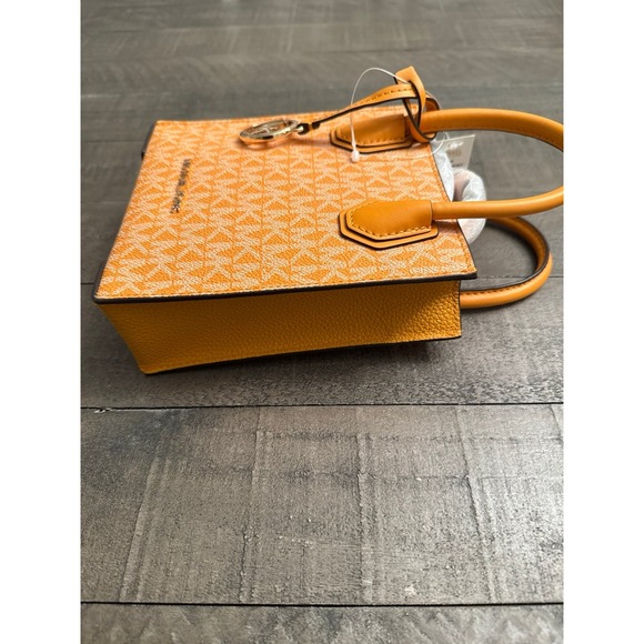 NWT Michael Kors Mercer XS Honeycomb Gold Signature PVC Shopper XBody - Picture 10 of 10